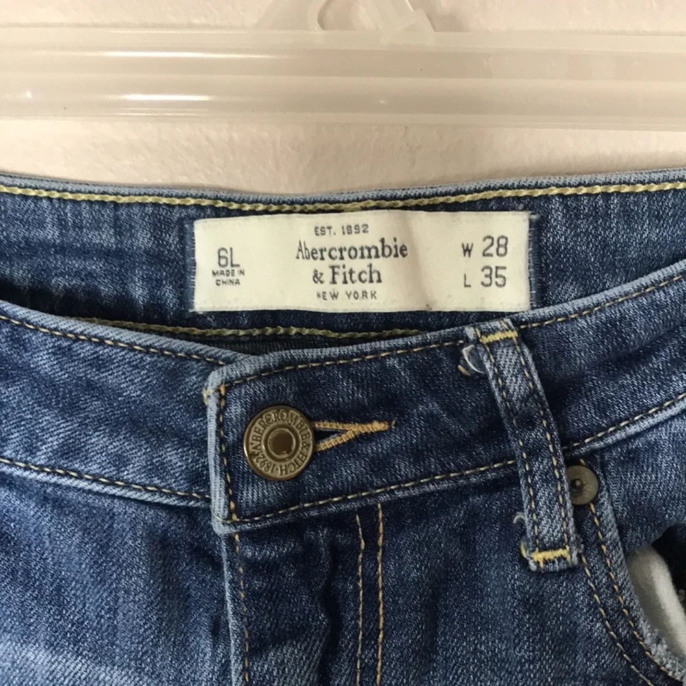 Abercrombie and Fitch medium wash boot cut‎ denim jeans size 6 distressed